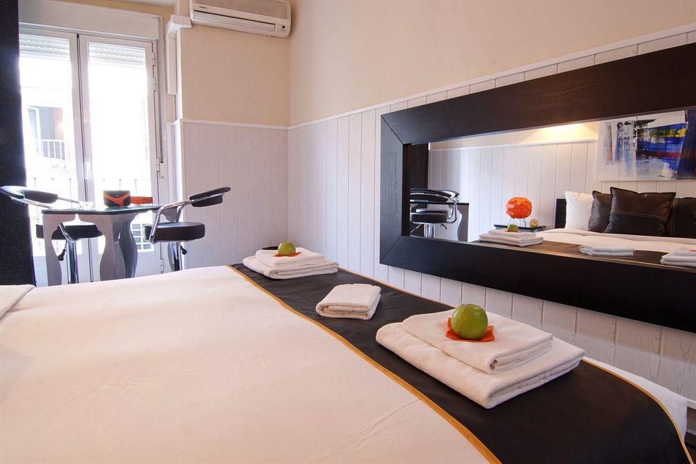 Hostal Oxum Madrid Exteriér fotografie