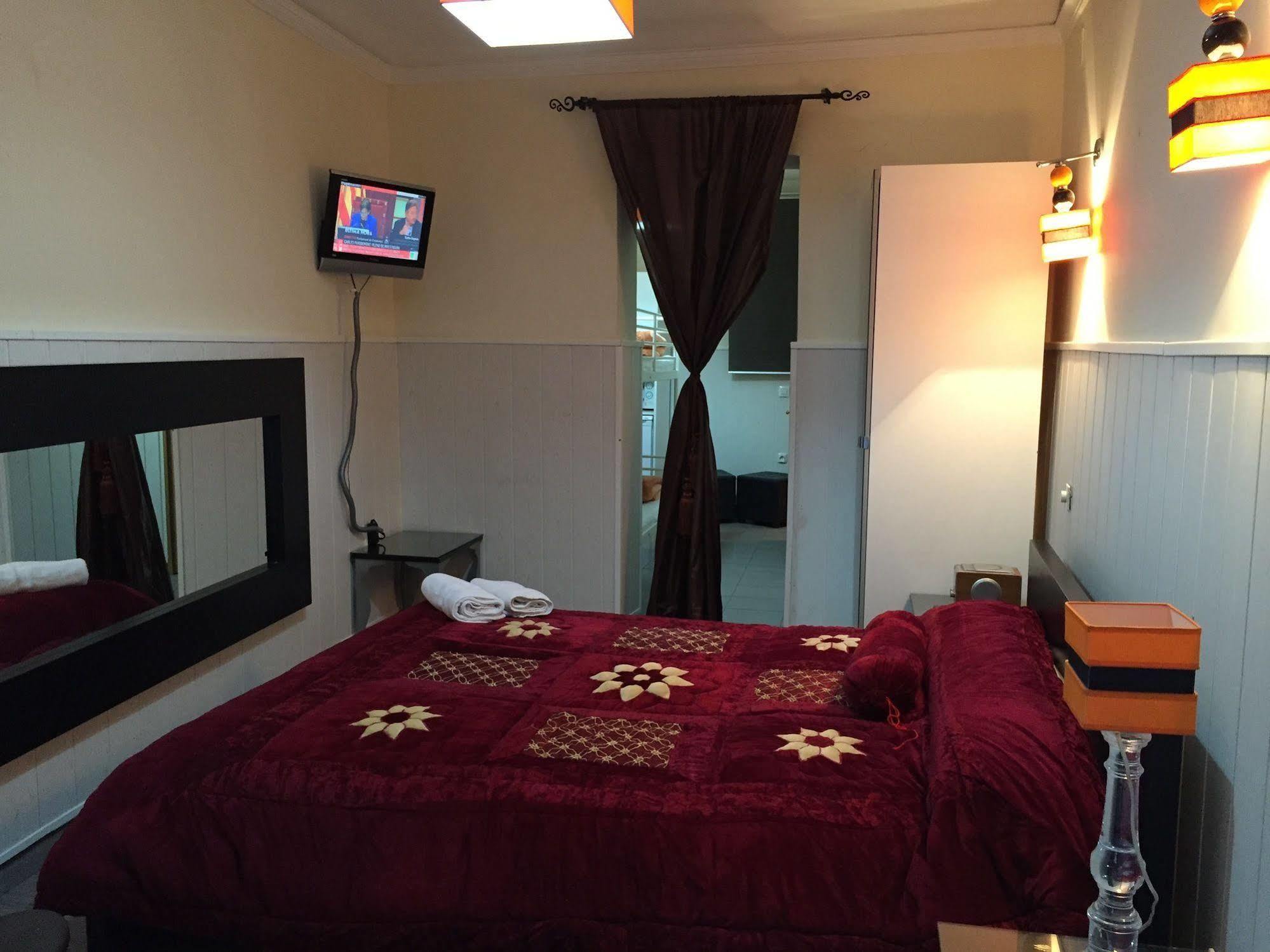 Hostal Oxum Madrid Exteriér fotografie