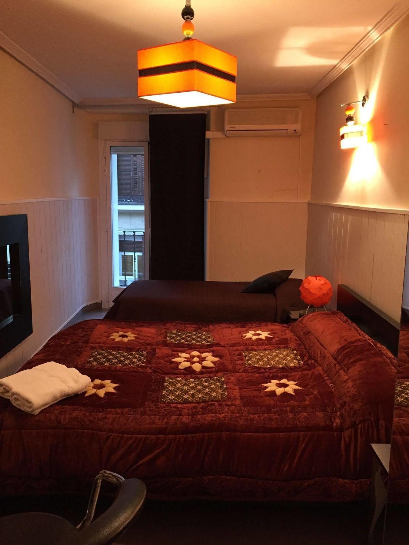 Hostal Oxum Madrid Exteriér fotografie