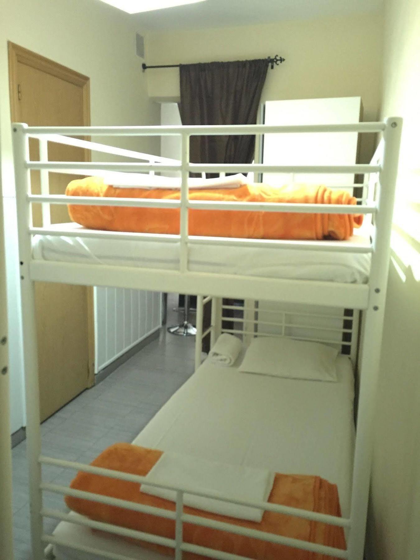 Hostal Oxum Madrid Exteriér fotografie